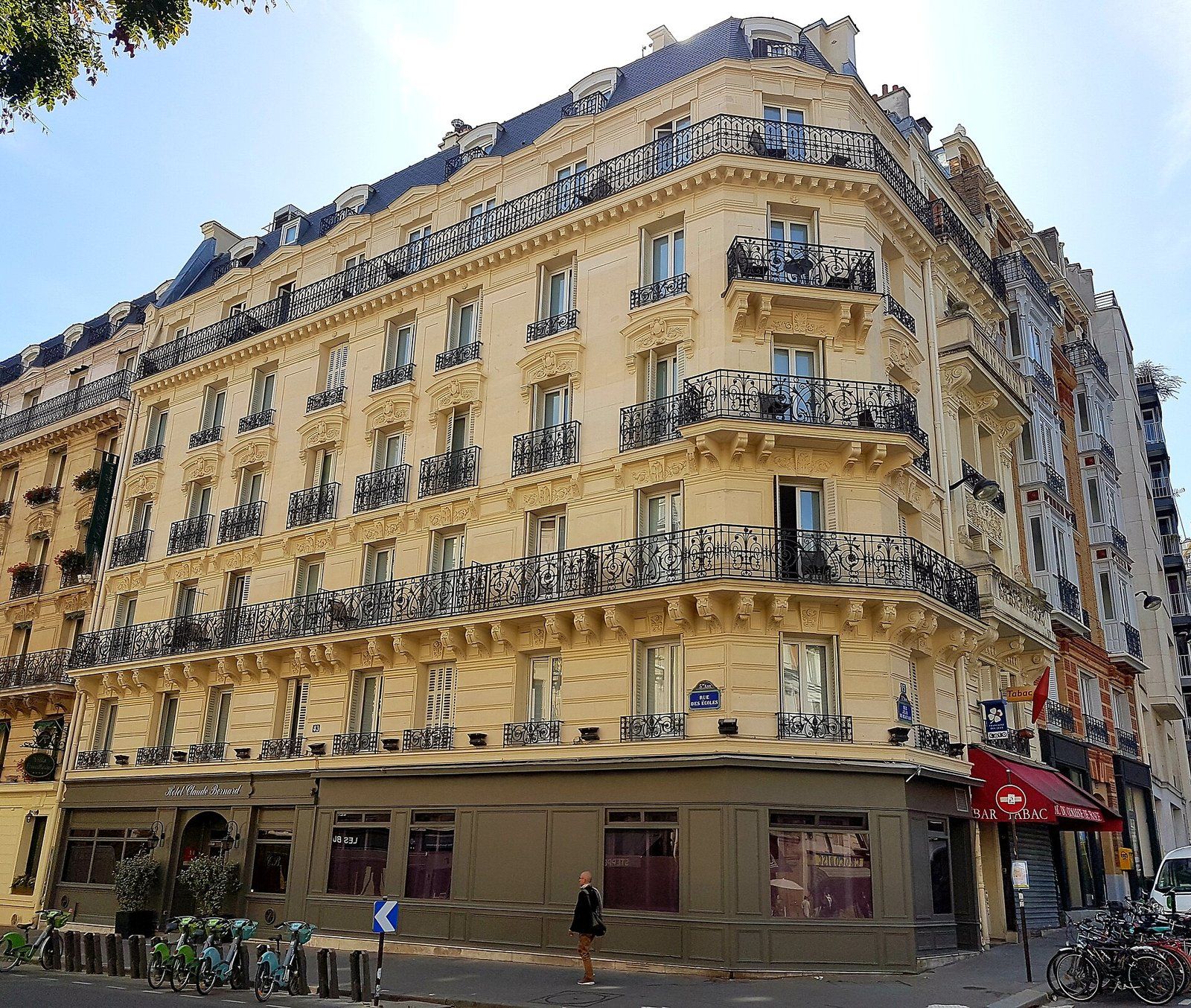 Façade de l'Hôtel Claude Bernard Saint-Germain, 43 rue des Écoles