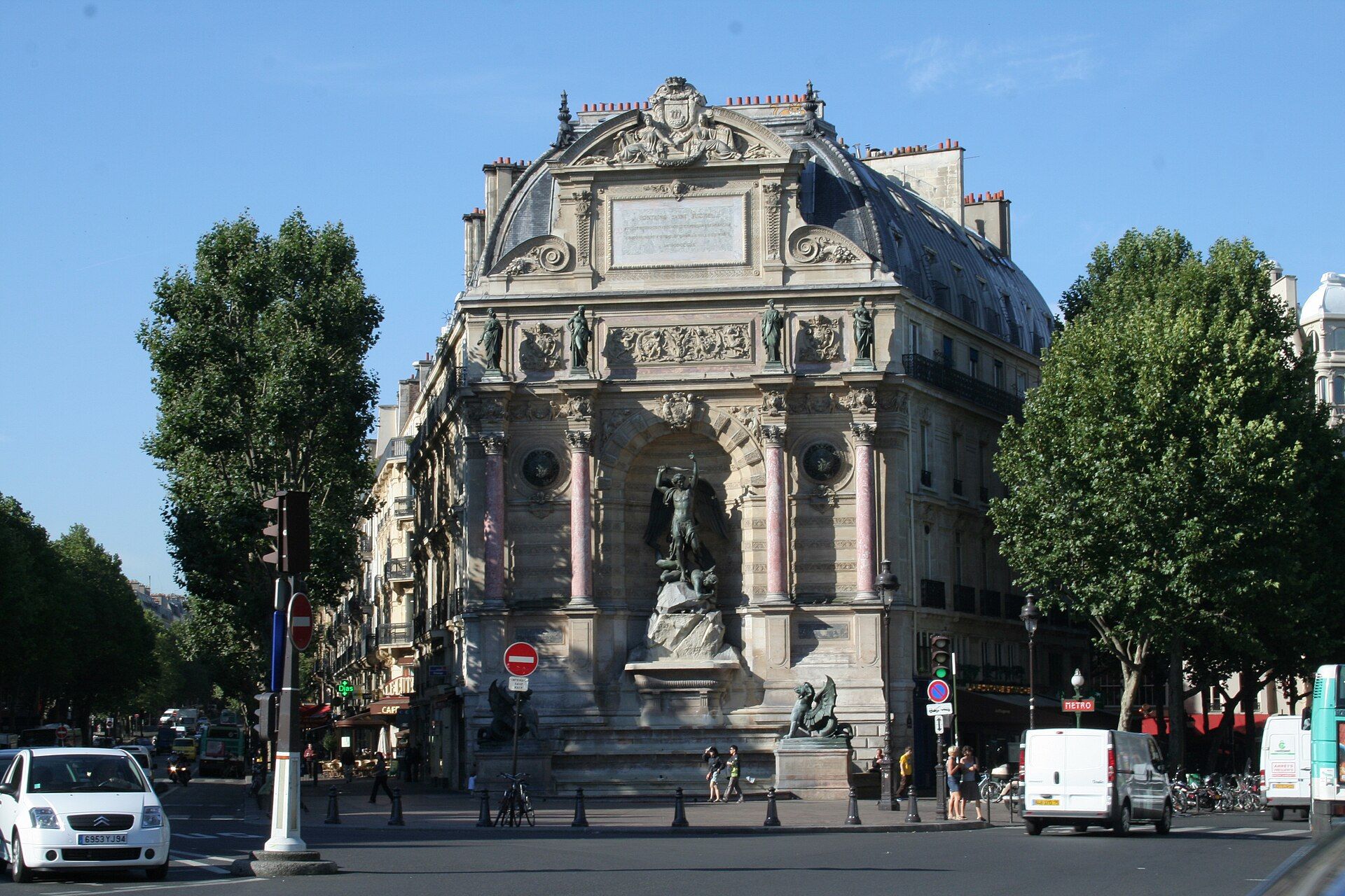 The Saint-Michel fountain, two minutes from rue de la Harpe; it shows the area, not the Hôtel du Levant