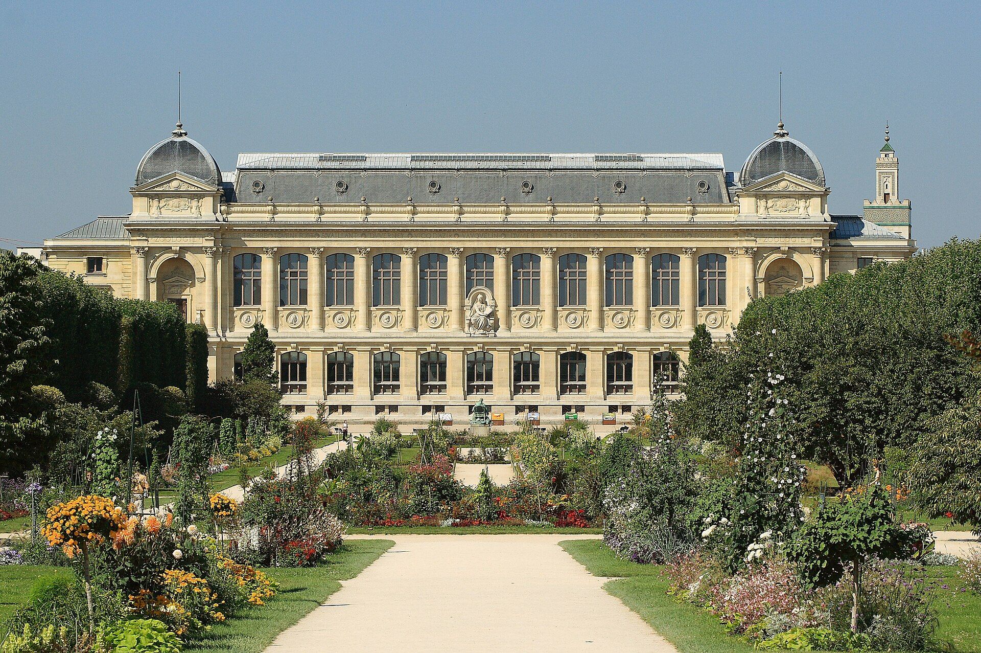 The Grande Galerie de l’Évolution in the Jardin des Plantes, landmark of the area this guide files the hotel under — the photo does not show Hôtel Garance