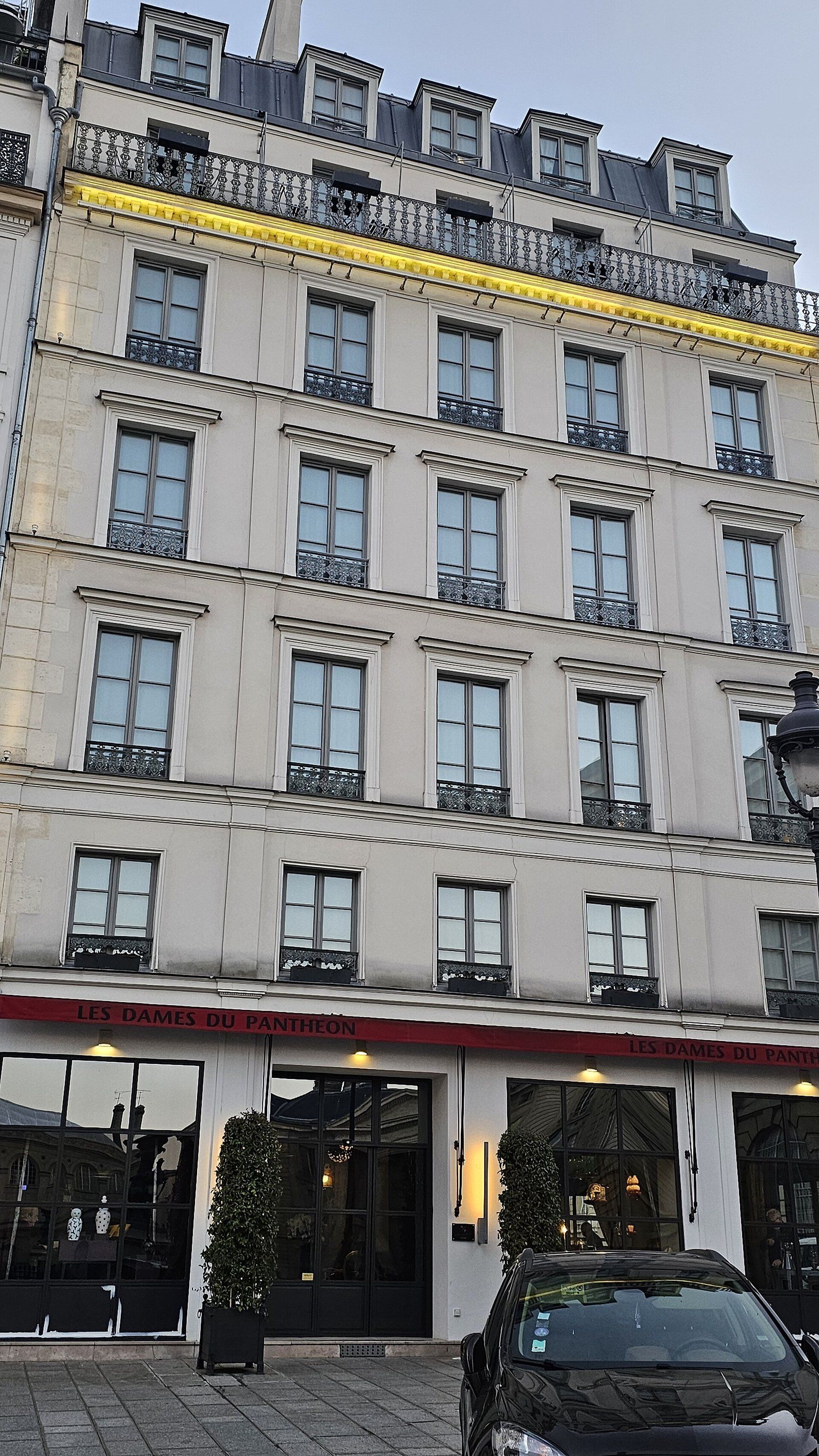 Facade of Hôtel Les Dames du Panthéon, 19 place du Panthéon