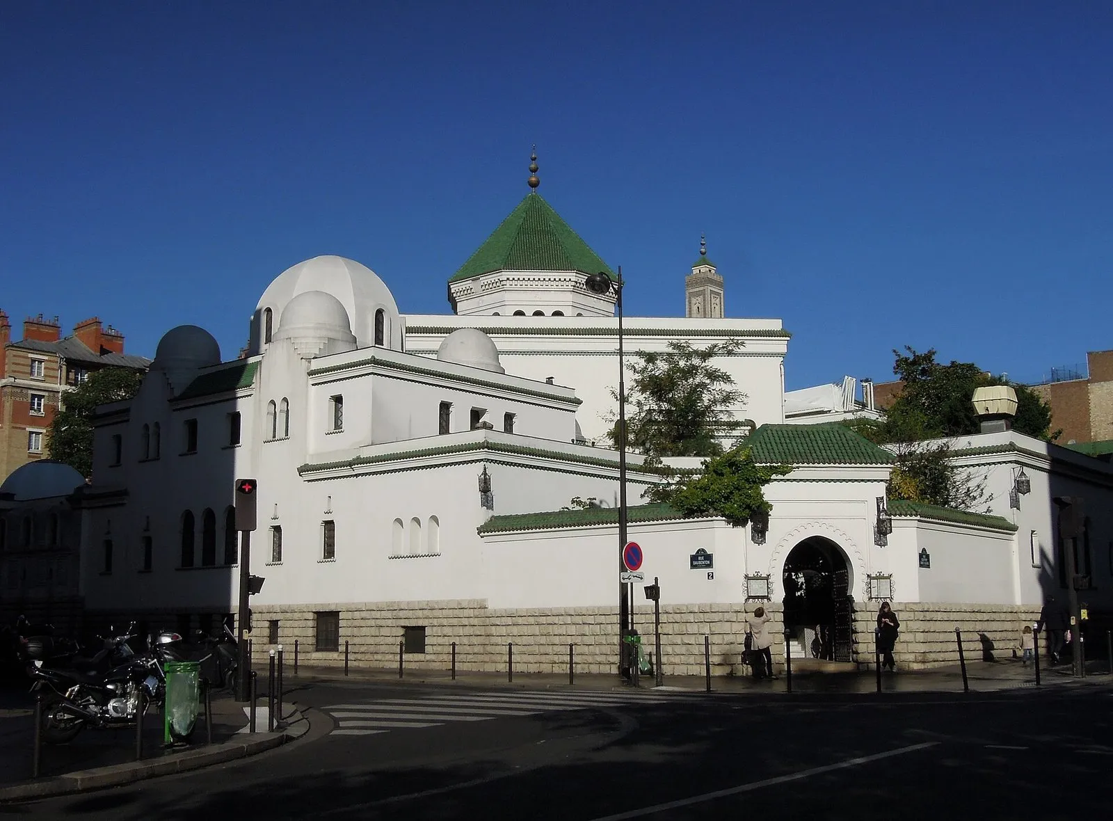 L’entrée du salon de thé de la Grande Mosquée de Paris