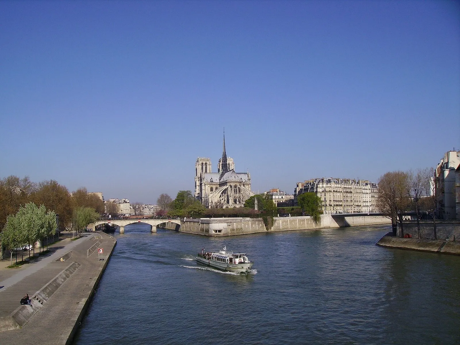 La Seine au port de la Tournelle, vers l’île de la Cité