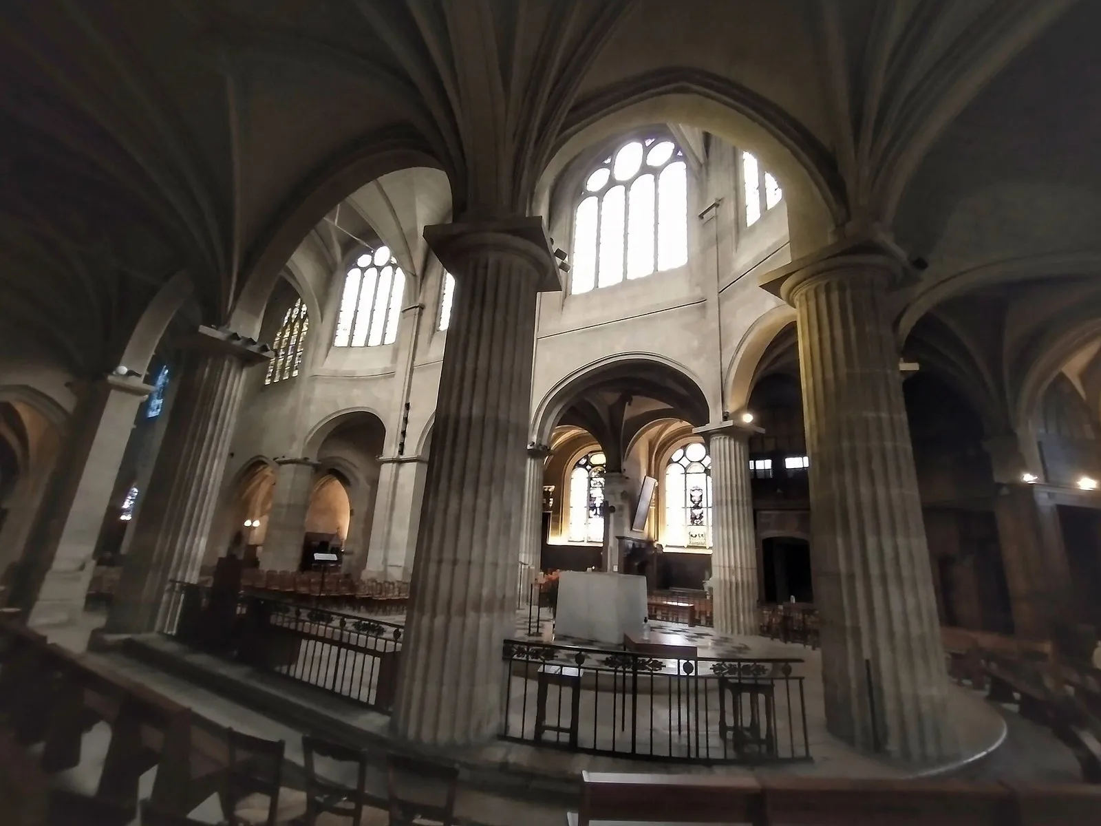 The church of Saint-Médard, at the foot of rue Mouffetard